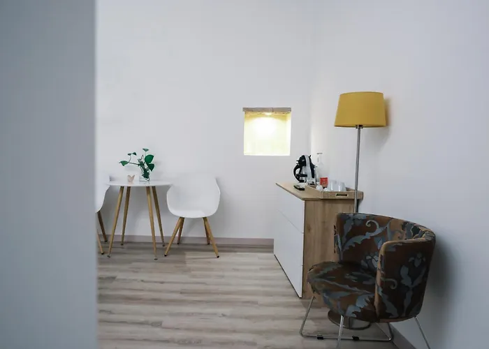 Flora Inn, Scotti\'S House - Due Passi In Centro
