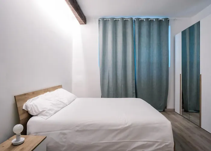 Flora Inn, Scotti\'S House - Due Passi In Centro