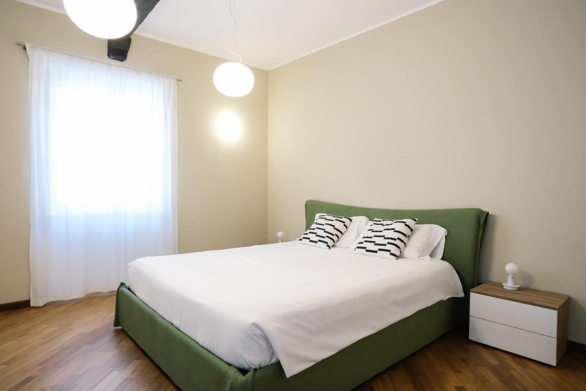 Guest house Flora Inn, Scotti's House - Due Passi In Centro Bergamo